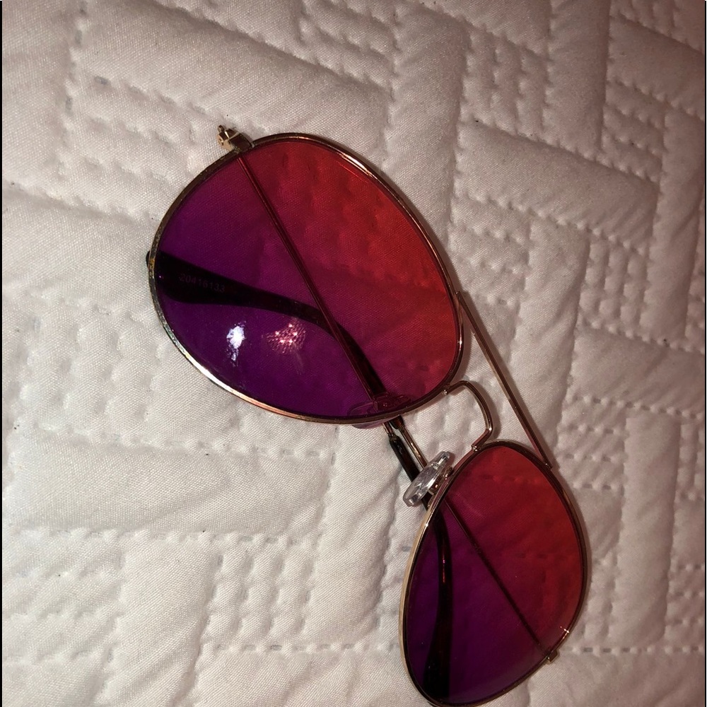 SUNGLASSES